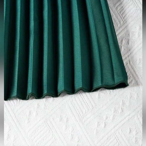 SHEIN Kids Long Sleeve Green Dress - Picture 5 of 6